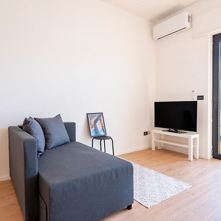 Central & Elegant Loft - With Balcony Bari Extérieur photo