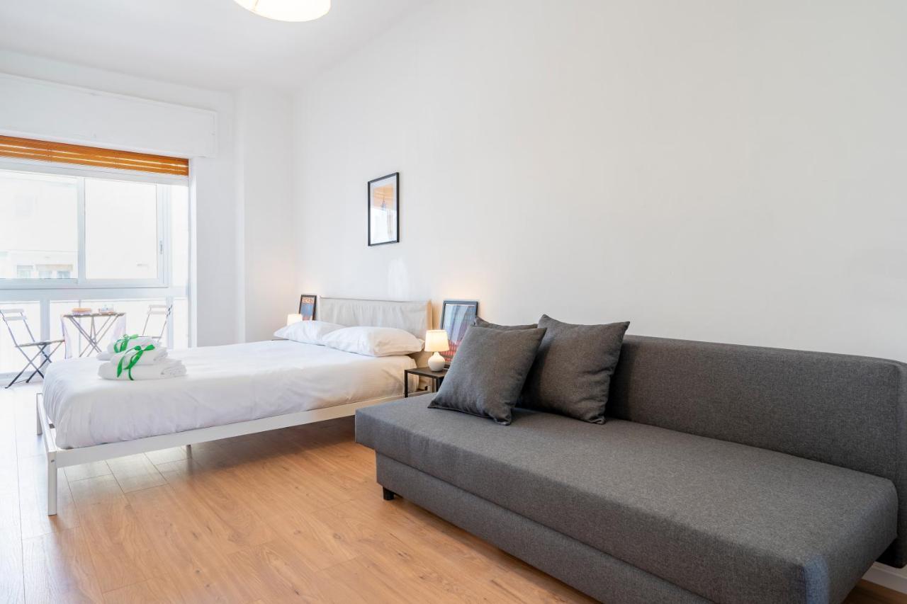 Central & Elegant Loft - With Balcony Bari Extérieur photo