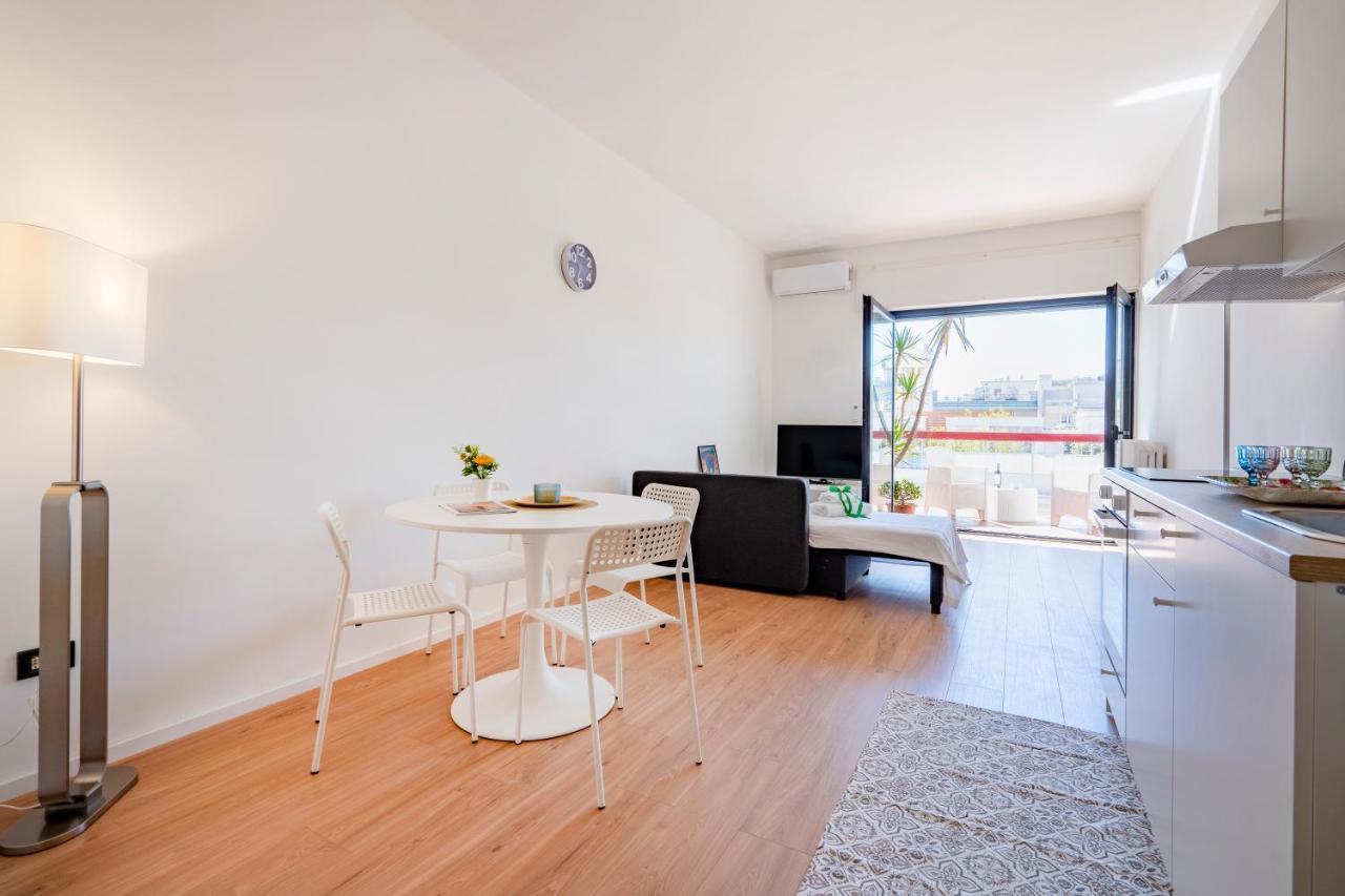 Central & Elegant Loft - With Balcony Bari Extérieur photo