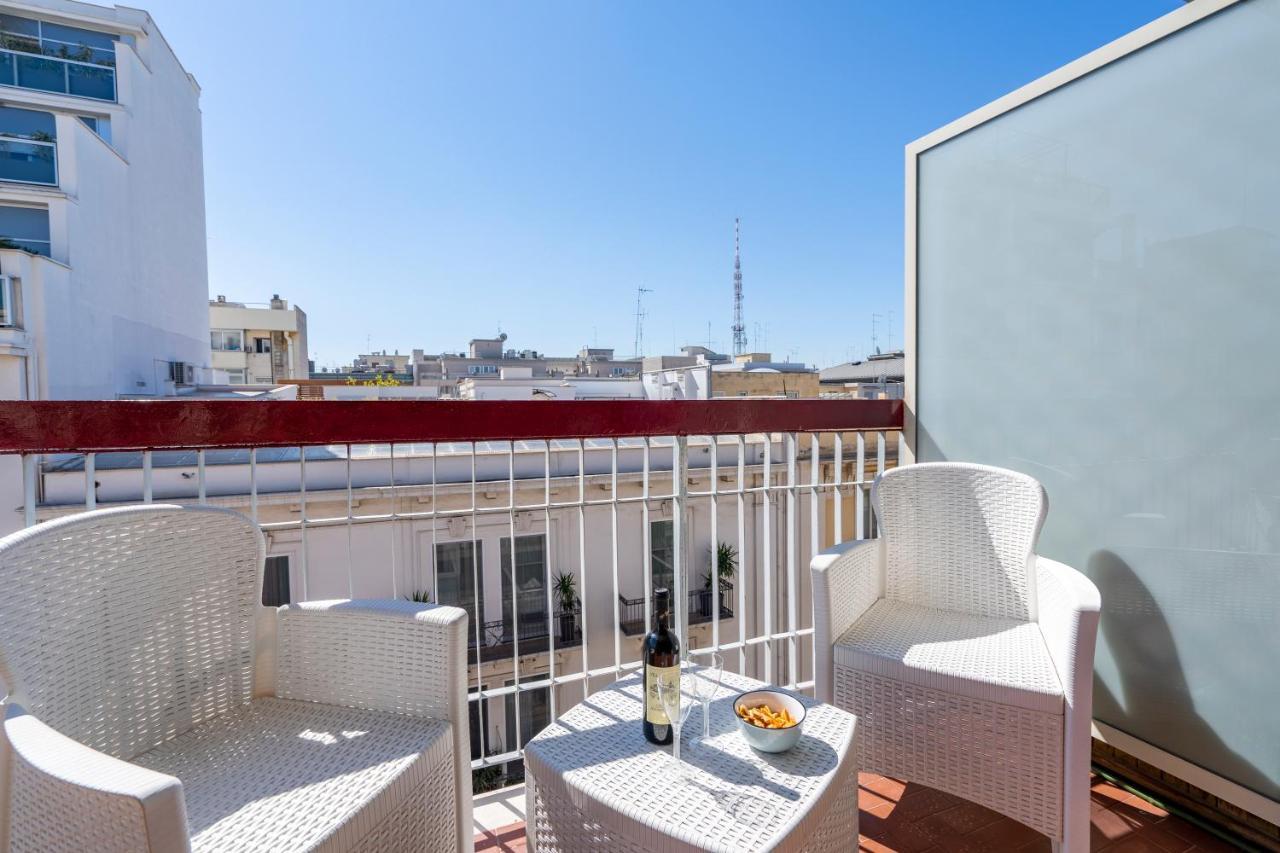 Central & Elegant Loft - With Balcony Bari Extérieur photo