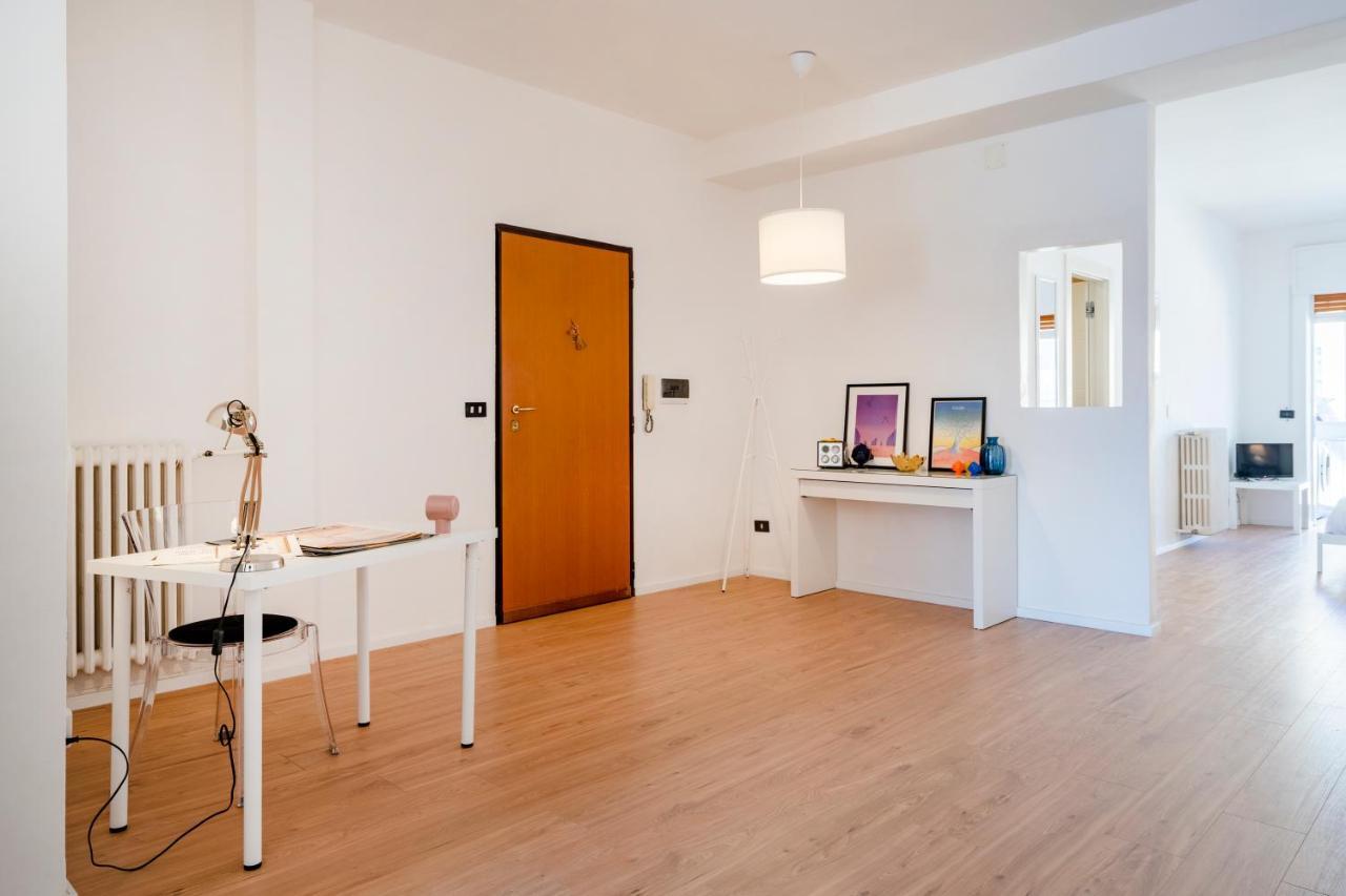 Central & Elegant Loft - With Balcony Bari Extérieur photo