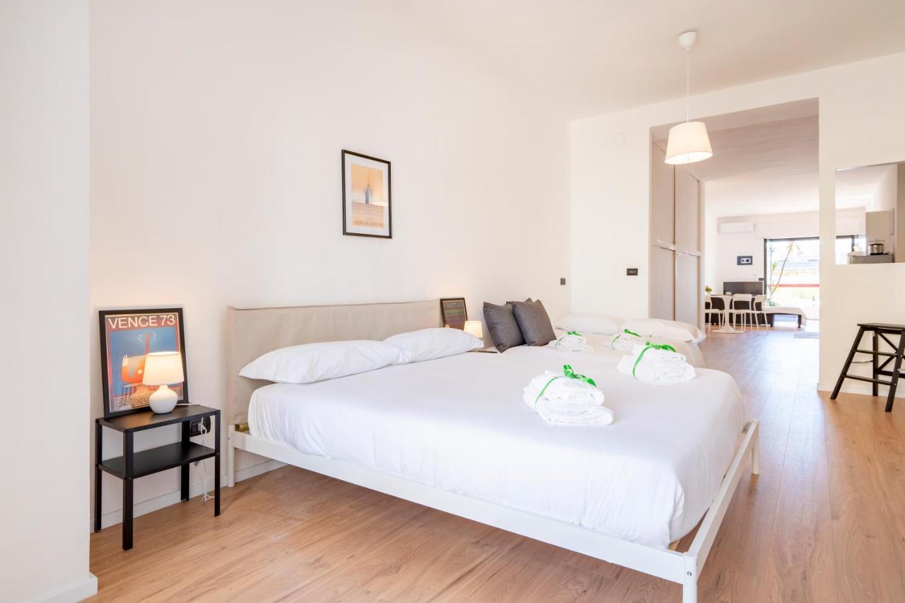 Central & Elegant Loft - With Balcony Bari Extérieur photo